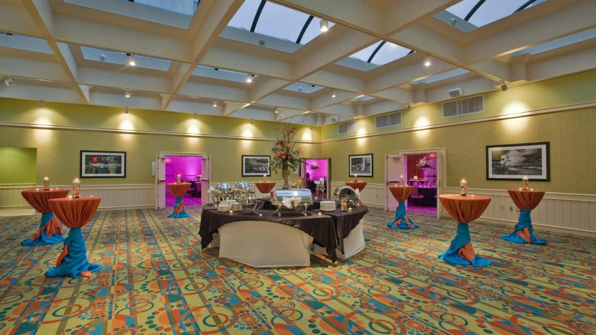 Holiday Inn & Suites Virginia Beach - North Beach By Ihg Resort