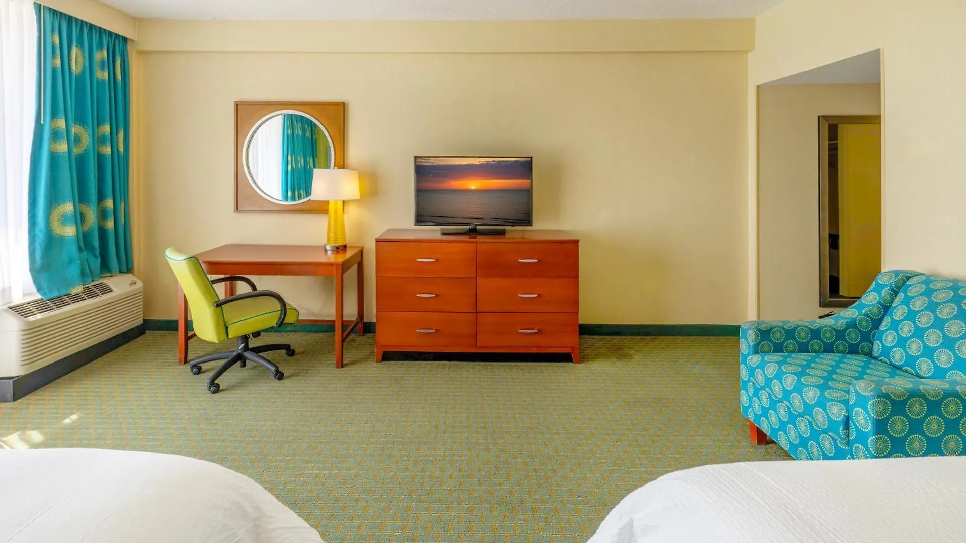 Holiday Inn & Suites Virginia Beach - North Beach By Ihg Resort